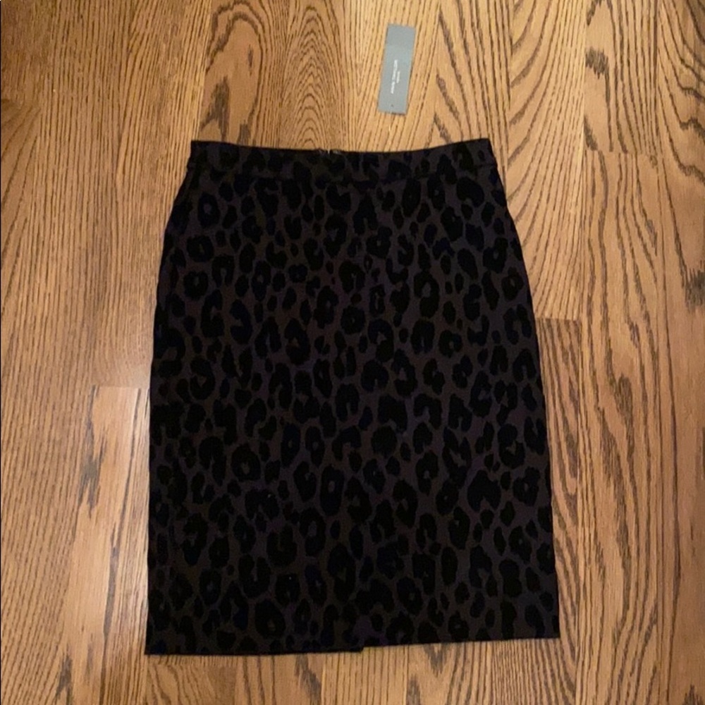 Ann Taylor Black leopard print skirt
